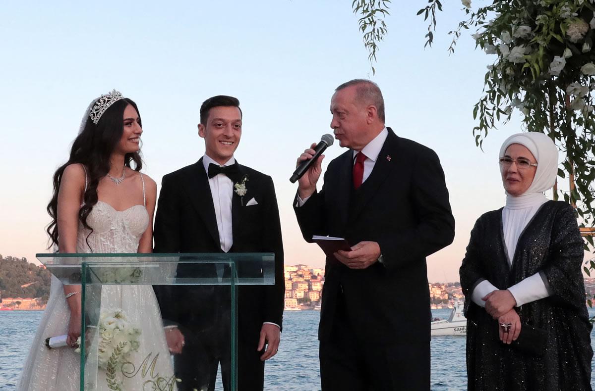 Mesut Özil se casó en 2019 en Estambul con Amine Gülse, que había sido Miss Turquía.
