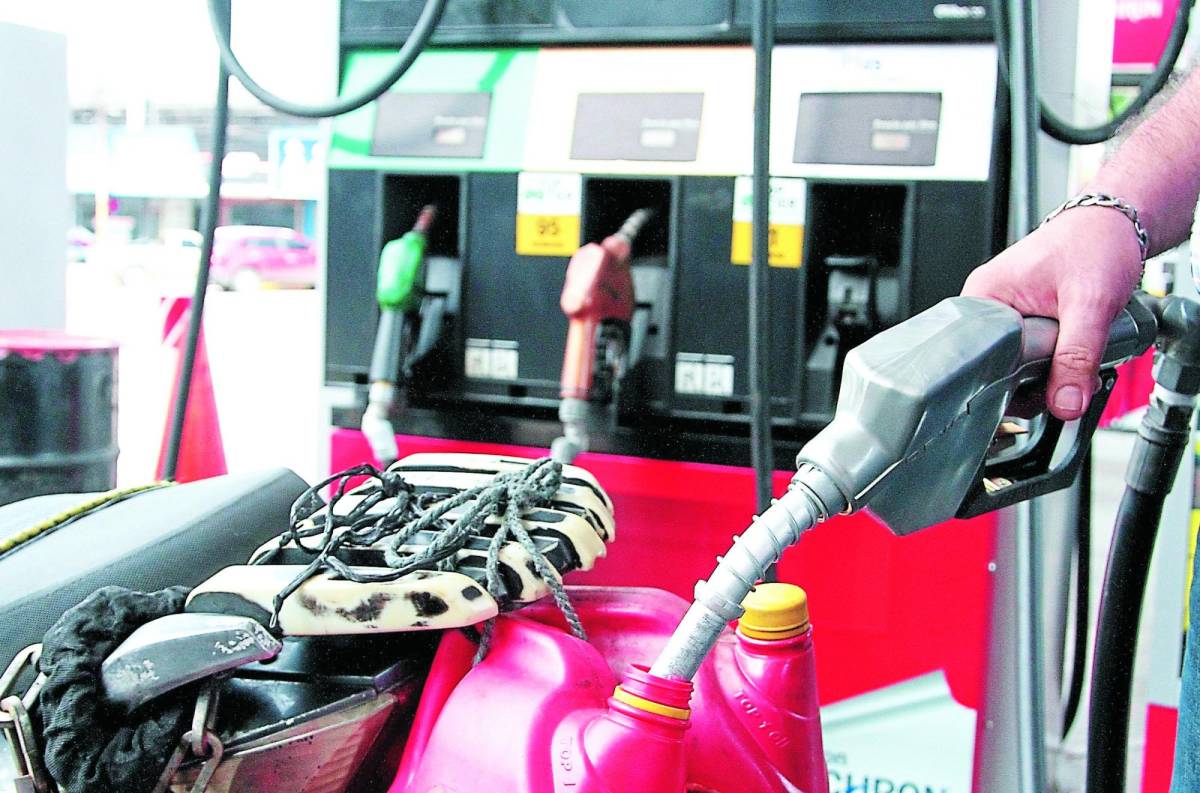 Analizarán medidas de ahorro ante precios de combustibles