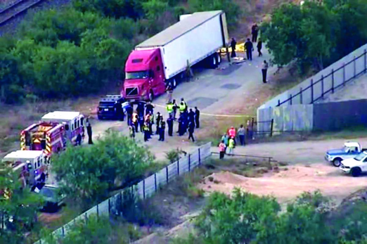 El mes anterior, autoridades de Estados Unidos encontraron más de 50 emigrantes muertos dentro de un contenedor en San Antonio, Texas. Entre ellos había varios hondureños que le pagaron a un coyote para entrar ilegalmente a ese país.