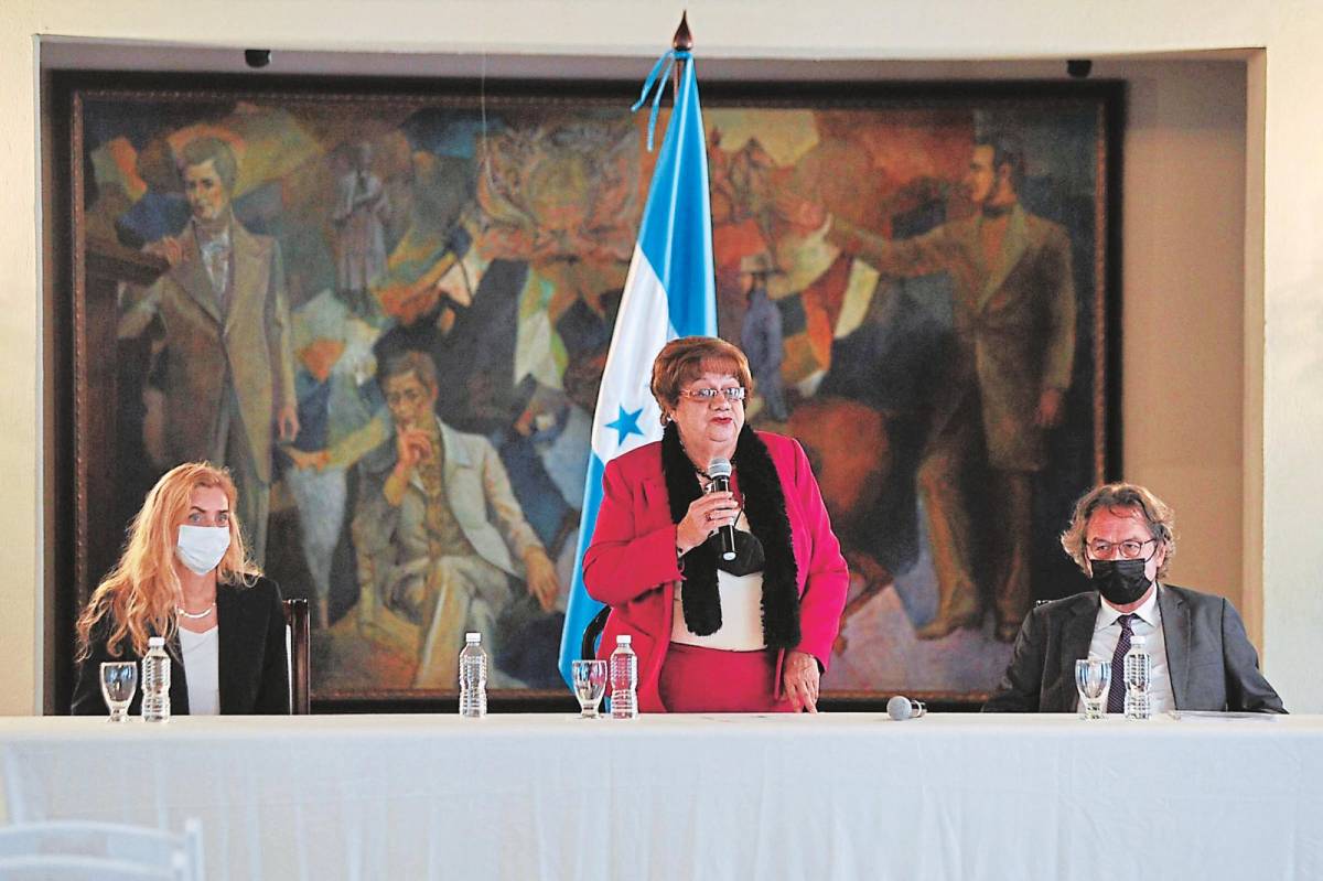Doris Gutiérrez: Elección en PGR no fue la correcta