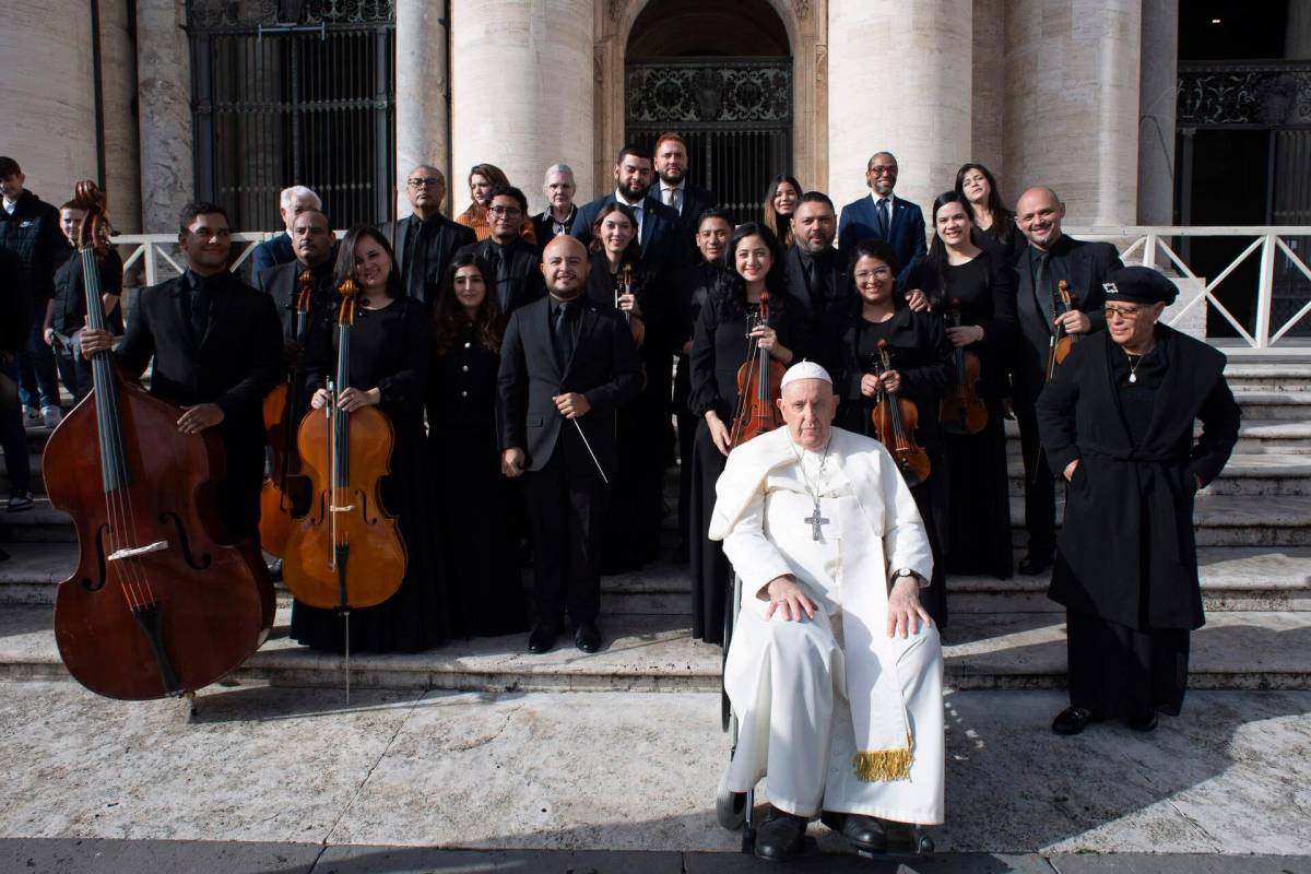 La Orquesta Filarmónica de SPS se presenta ante el papa Francisco