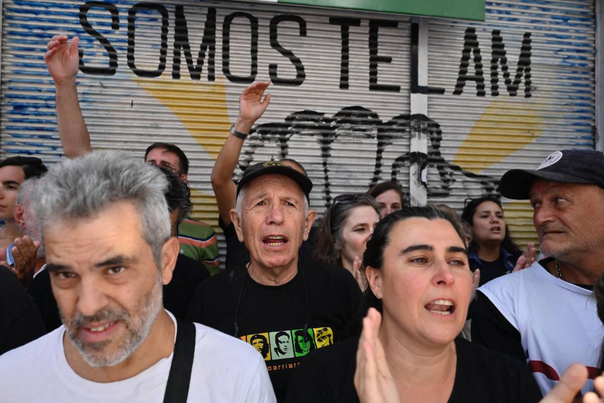 El gobierno argentino suspende la agencia de noticias Télam y valla sus sedes