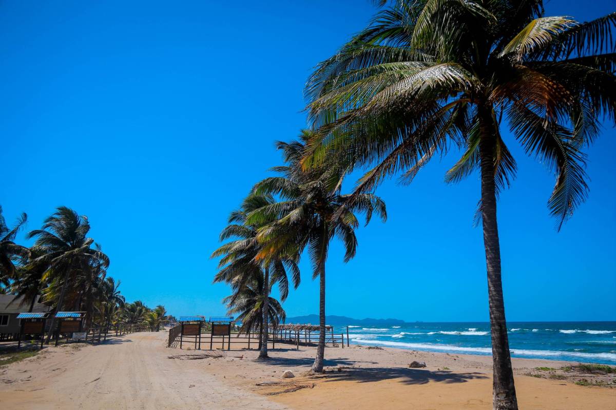 Desde Barra Vieja hasta Miami la playa es hermosa. El azul del agua con el del cielo se combina a la perfección dando una de las vistas más bellas de la bahía.