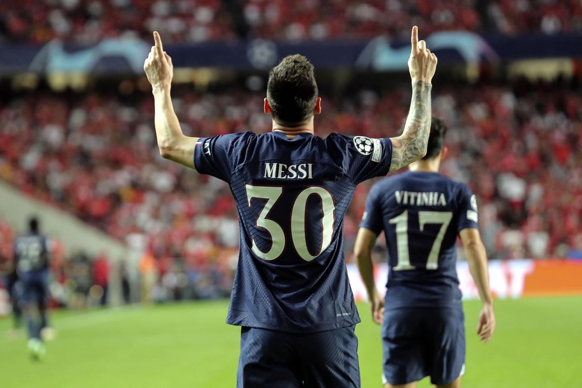 Leo Messi celebrando su golazo frente al Benfica.