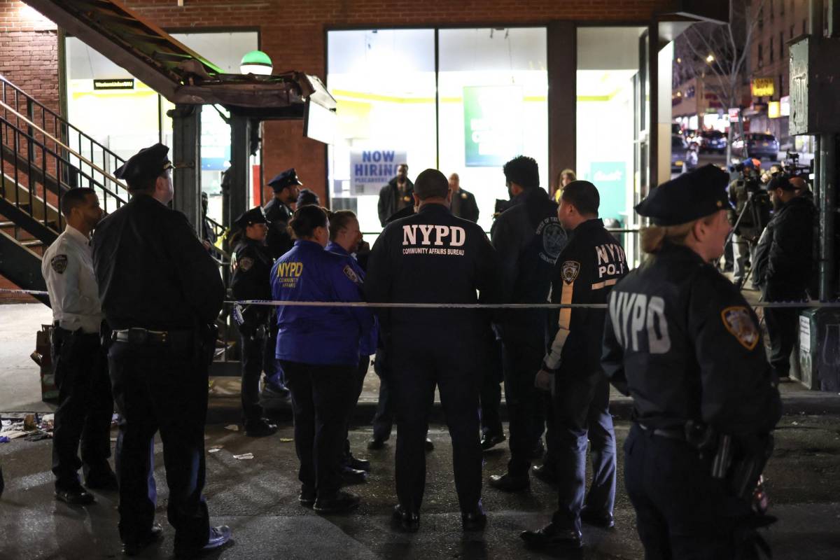 Un muerto y cinco heridos deja tiroteo en el metro de Nueva York