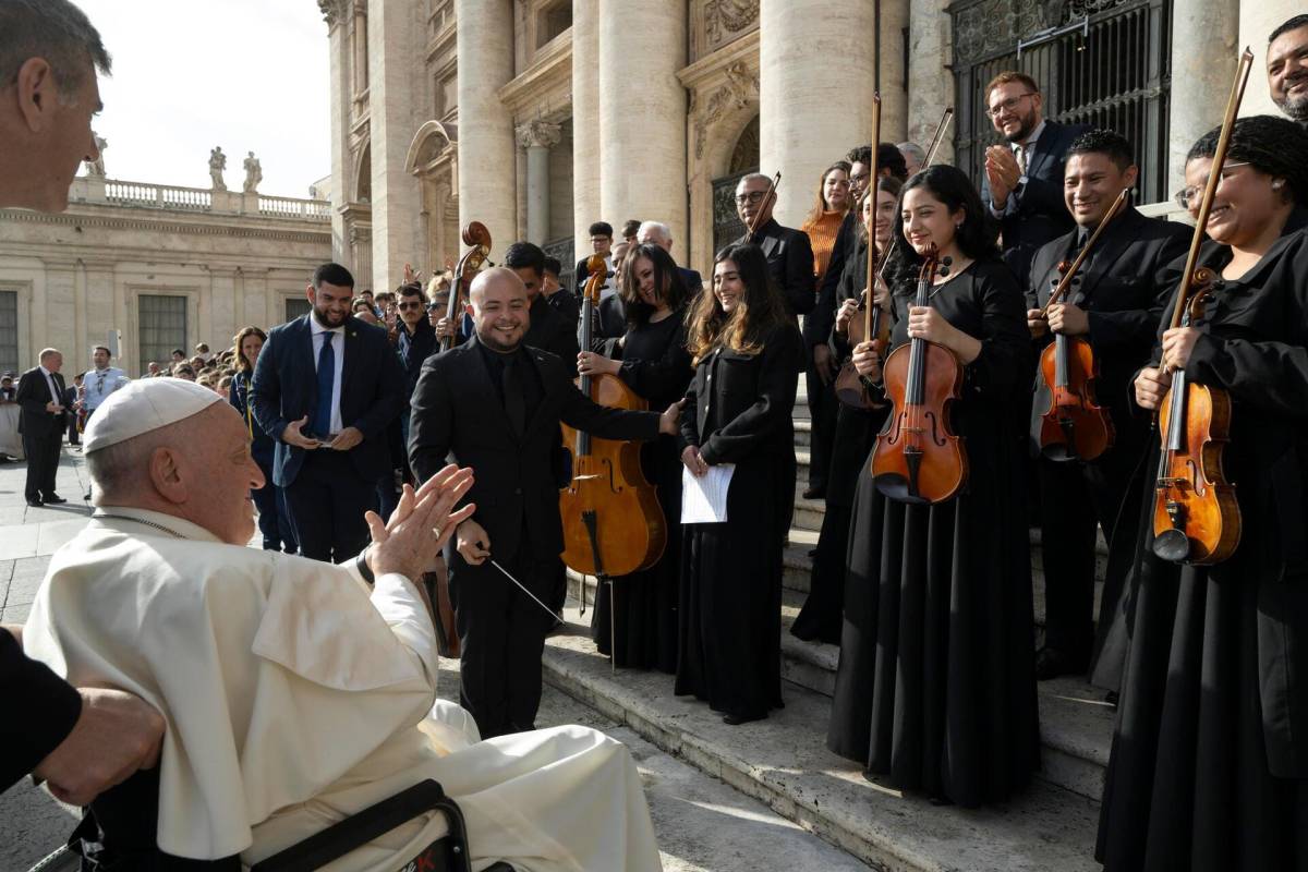 La Orquesta Filarmónica de SPS se presenta ante el papa Francisco