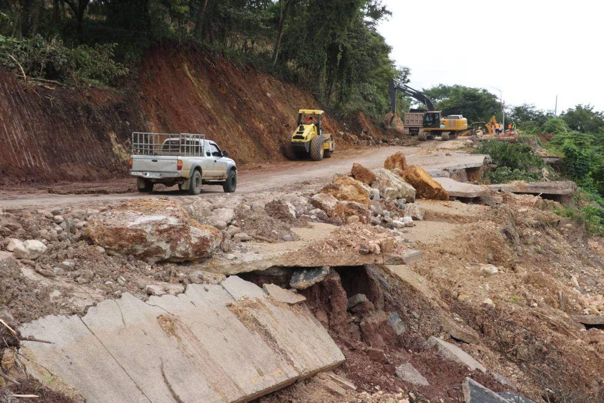 Las comunidades de El Prado y Río Negro en Cabañas están a merced de las aguas de los ríos Gila y Negro, mientras que la carretera CA-11 a Copán Ruinas sigue deteriorándose.