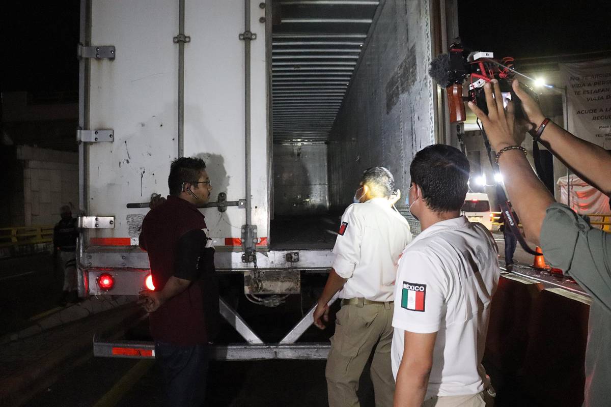 Rescatan a migrantes hondureños que viajaban hacinados en el norte de México