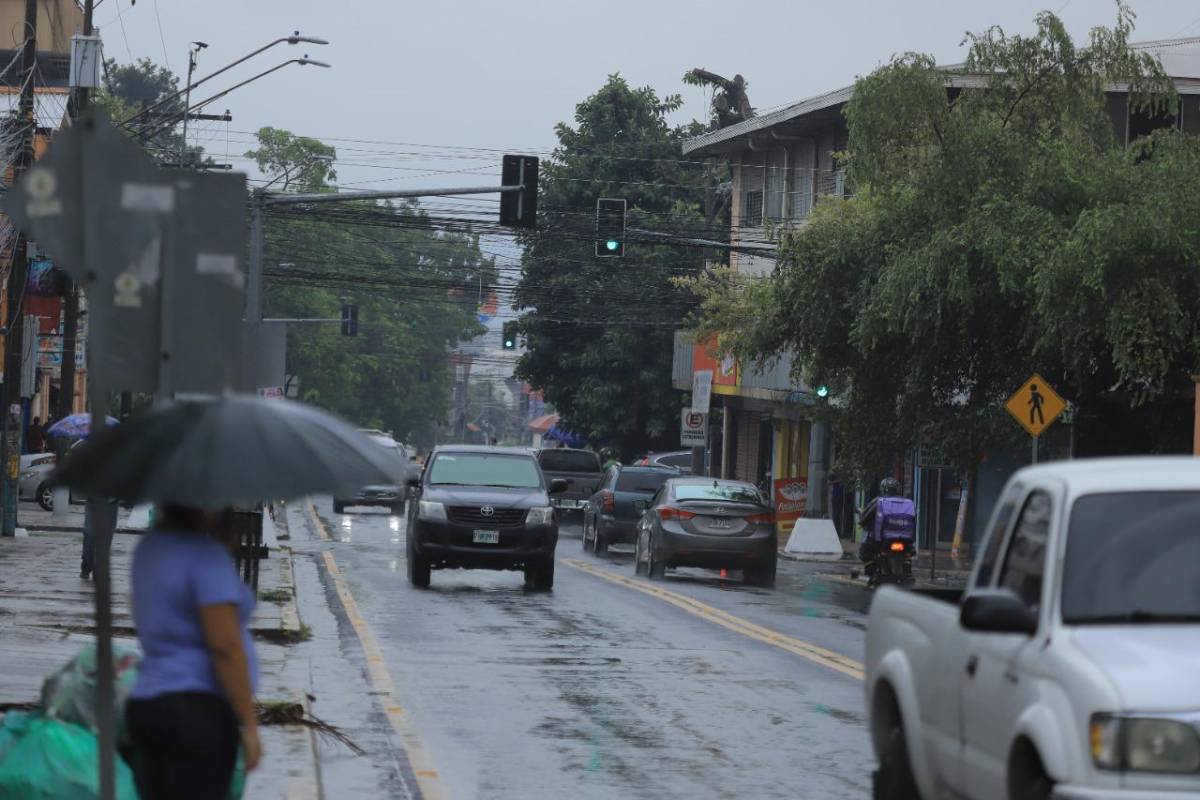 Cuña de alta presión dejará abundante nubosidad y lluvias este jueves en Honduras
