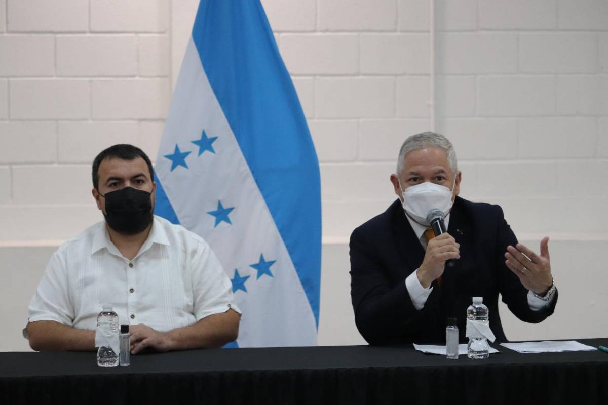 El RNP anunció semanas atrás que fortalecerán el servicio a los hondureños en los consulados de Honduras en el exterior: Fotografía: RNP / Twitter.