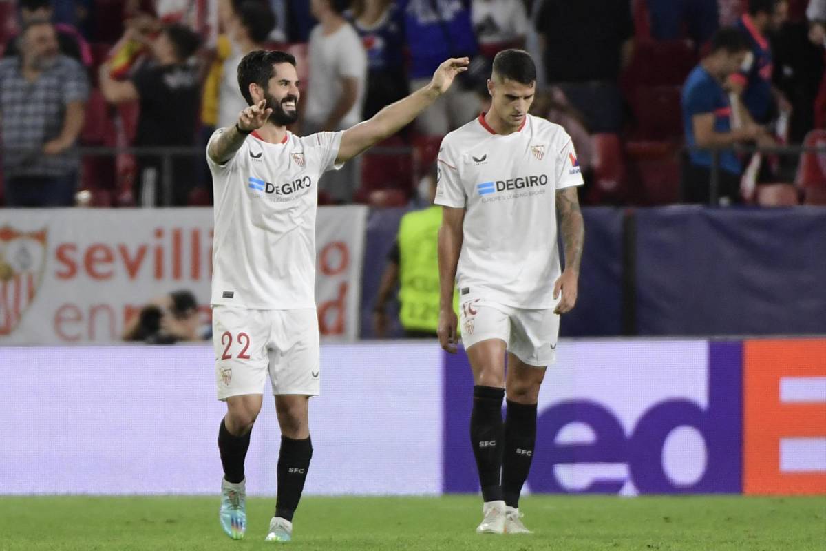 Isco anotó su primer gol con el Sevilla.
