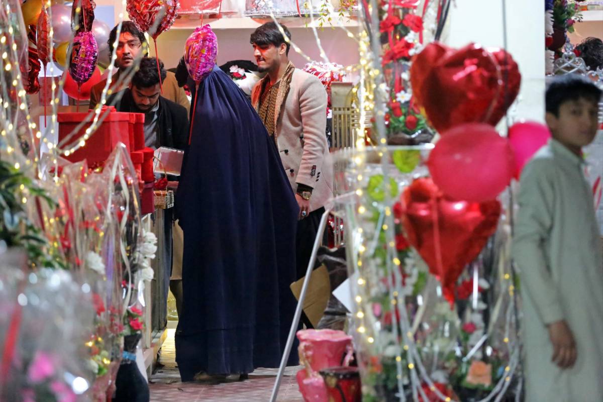 Los talibanes prohíben celebraciones del día de los Enamorados, “eslogan de los infieles”