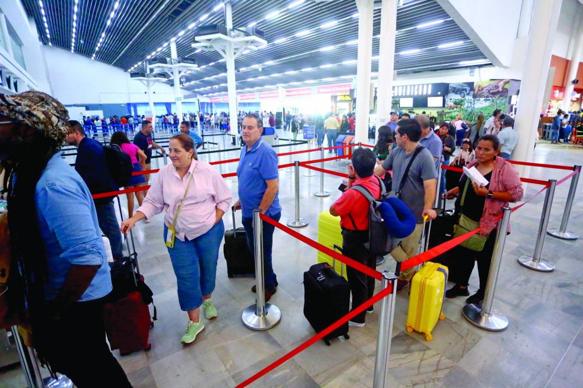 Debido a la alta demanda durante la temporada navideña, aerolíneas como Avianca, United Airlines e Iberojet han aumentado sus frecuencias desde los aeropuertos Villeda Morales y Palmerola.