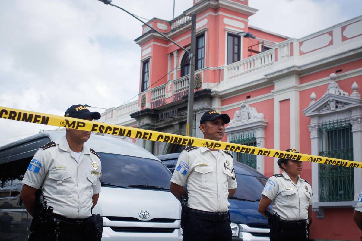 Arévalo regresa a Guatemala tras “asalto” de la Fiscalía a la sede del TSE