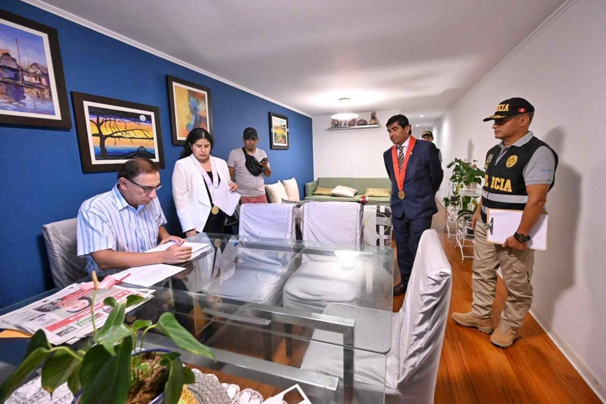 La Fiscalía de Perú allana la vivienda del expresidente Martín Vizcarra