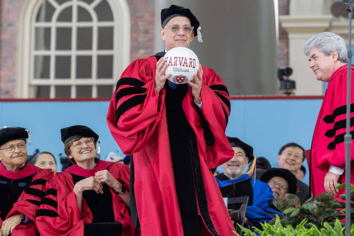 Tom Hanks recibe título honorífico de Harvard