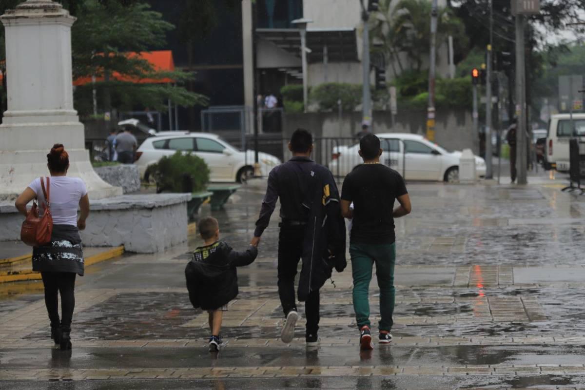 Clima: lluvias y un poco menos de calor este domingo en Honduras