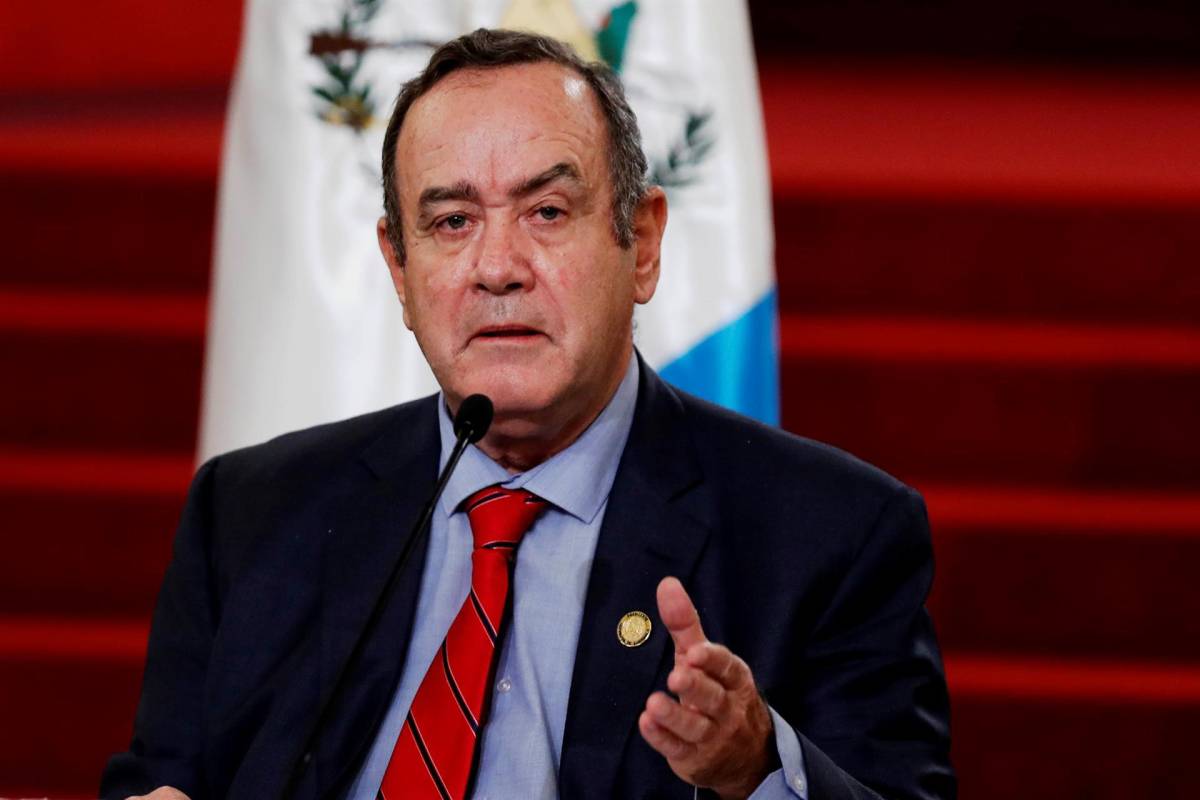 Presidente de Guatemala llama a la unidad en el bicentenario de independencia de Centroamérica