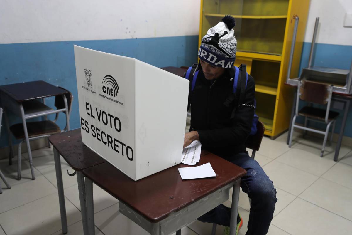 Ecuador, a elecciones este domingo luego de crimen contra candidato