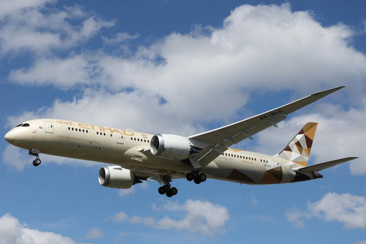 Autoridades de EEUU investigan a Boeing por supuestos problemas con las alas del 787