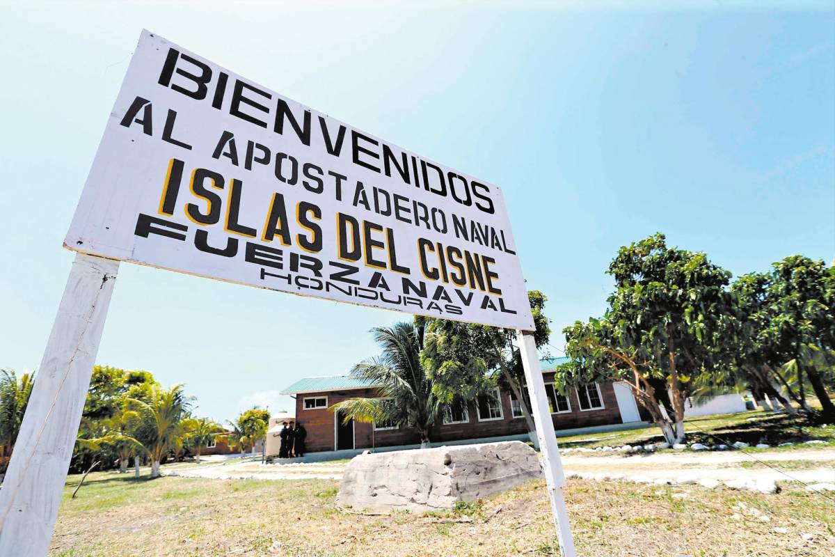 Insisten en construir cárcel en Islas del Cisne pese a riesgo ambiental