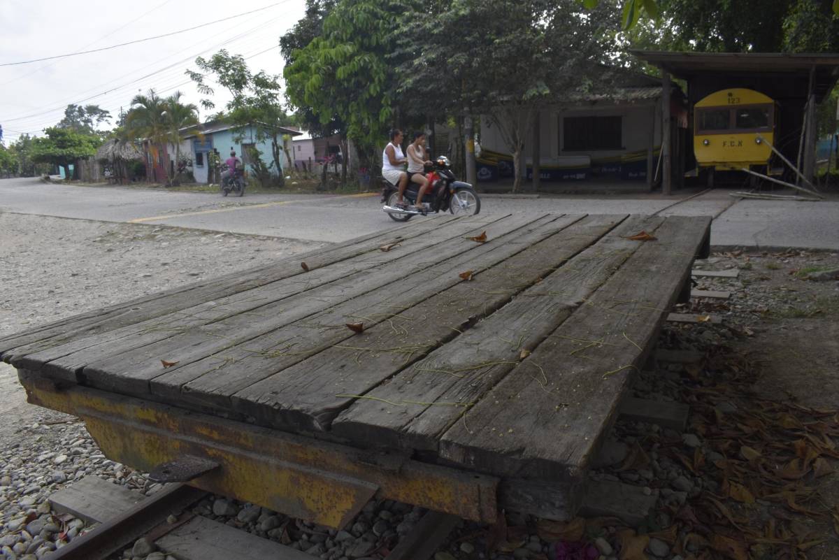 Rehabilitarán 3 km más de la única vía del tren que se conserva en Honduras