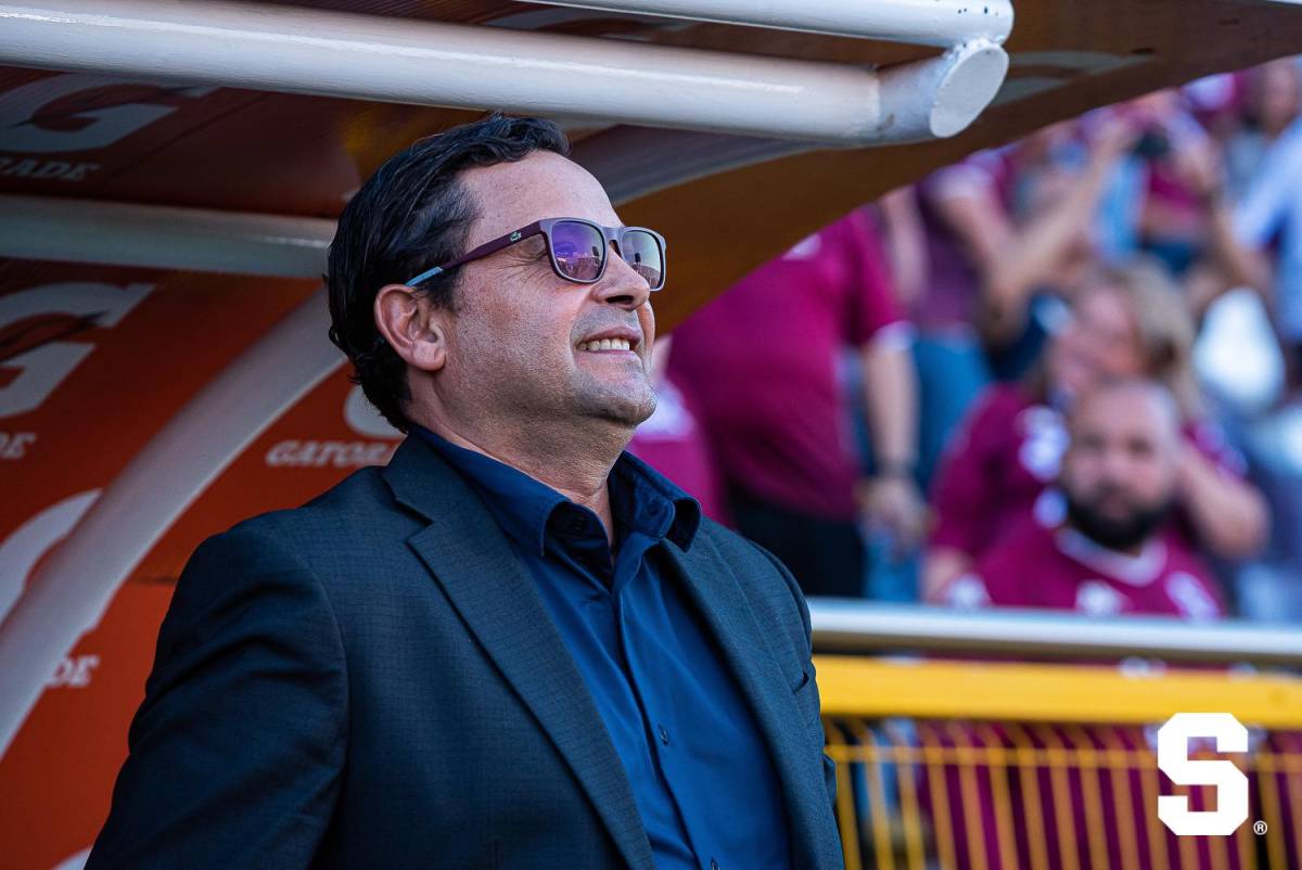 Saprissa despide a su DT por grave denuncia de uno de sus futbolistas