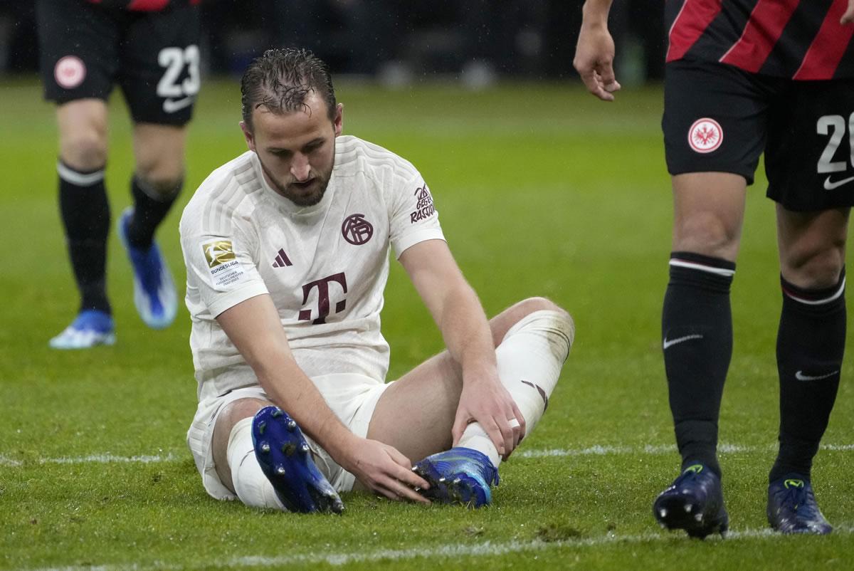 Harry Kane pasó desapercibido y no pudo evitar la dolorosa derrota del Bayern Múnich.