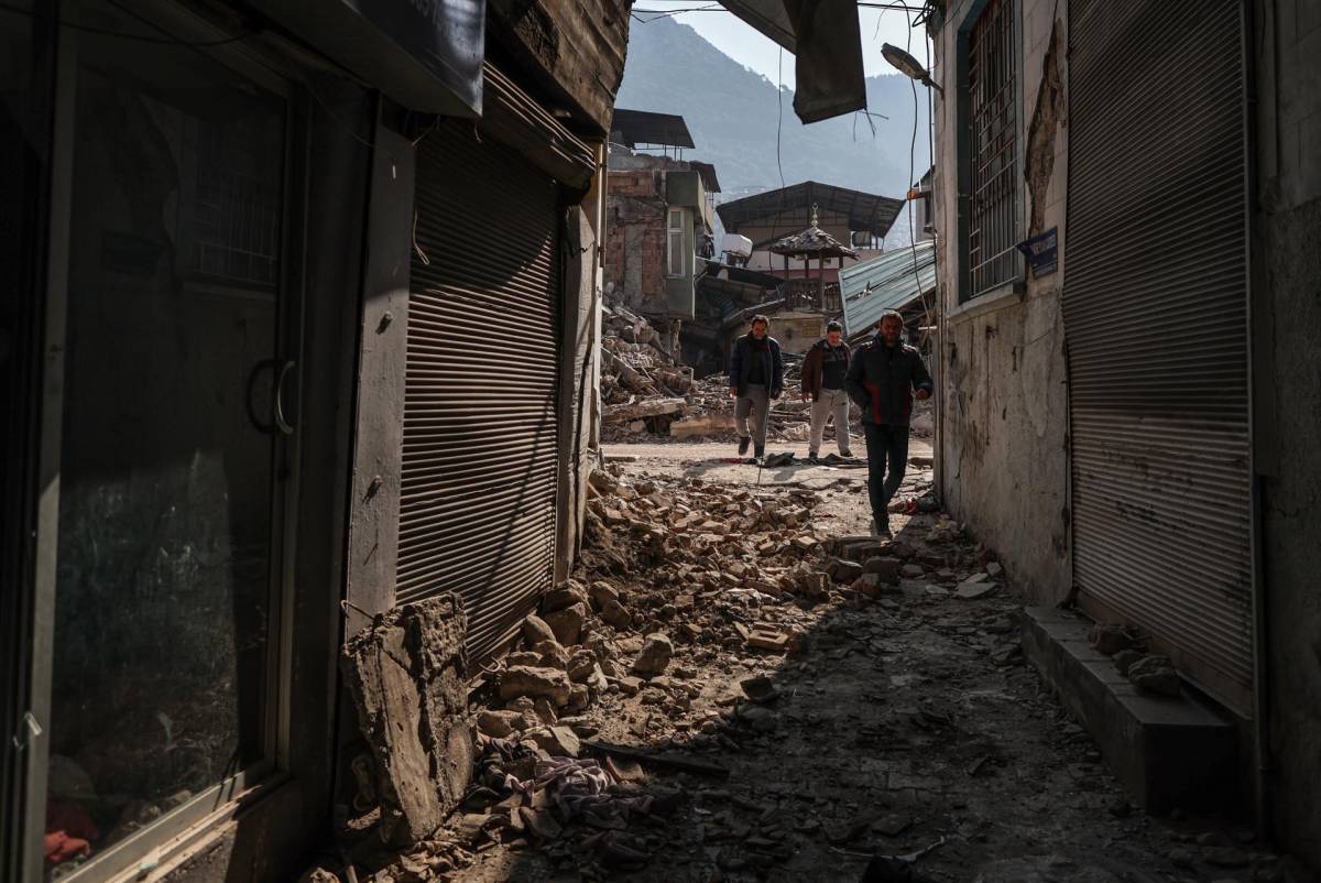 Fallecidos por terremoto en Turquía ya son más de 43,500