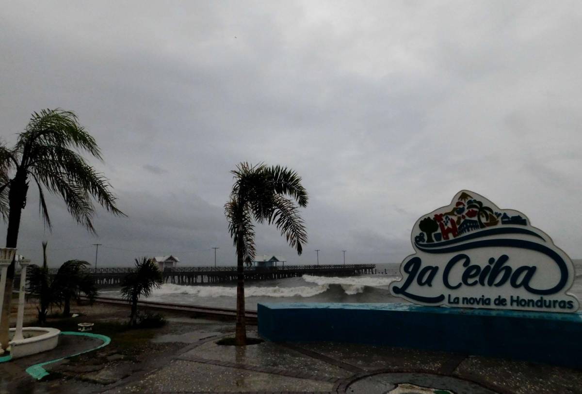 En Atlántida, Colón e Islas de la Bahía suspenden clases por lluvias