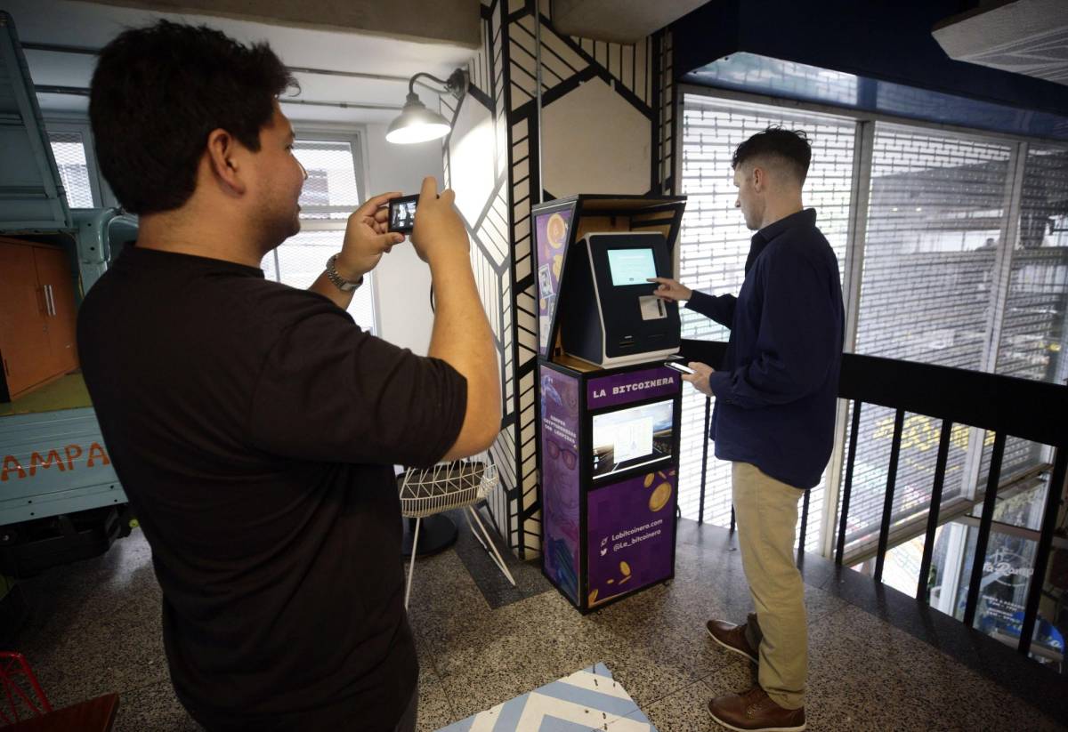 La Bitcoinera rompió el esquema tradicional en el país al instalar el año pasado los primeros cajeros automáticos para que los hondureños inviertan en criptomonedas.