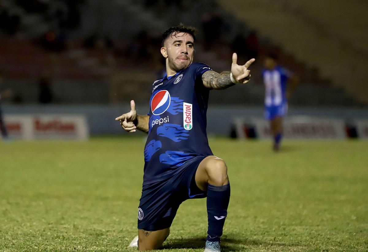 Agustín Auzmendi está mostrando sus capacidades goleadoras con las águilas azules del Motagua.