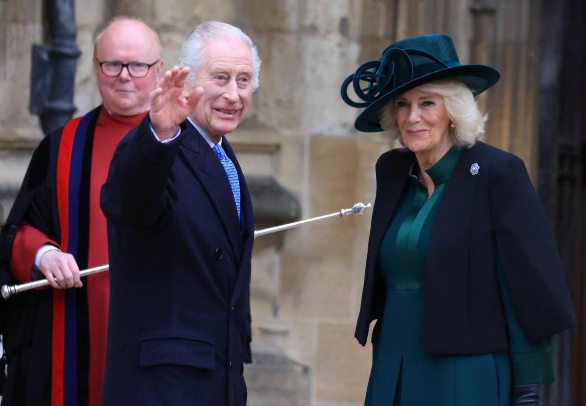 El rey Carlos III asiste a las ceremonias de Pascua