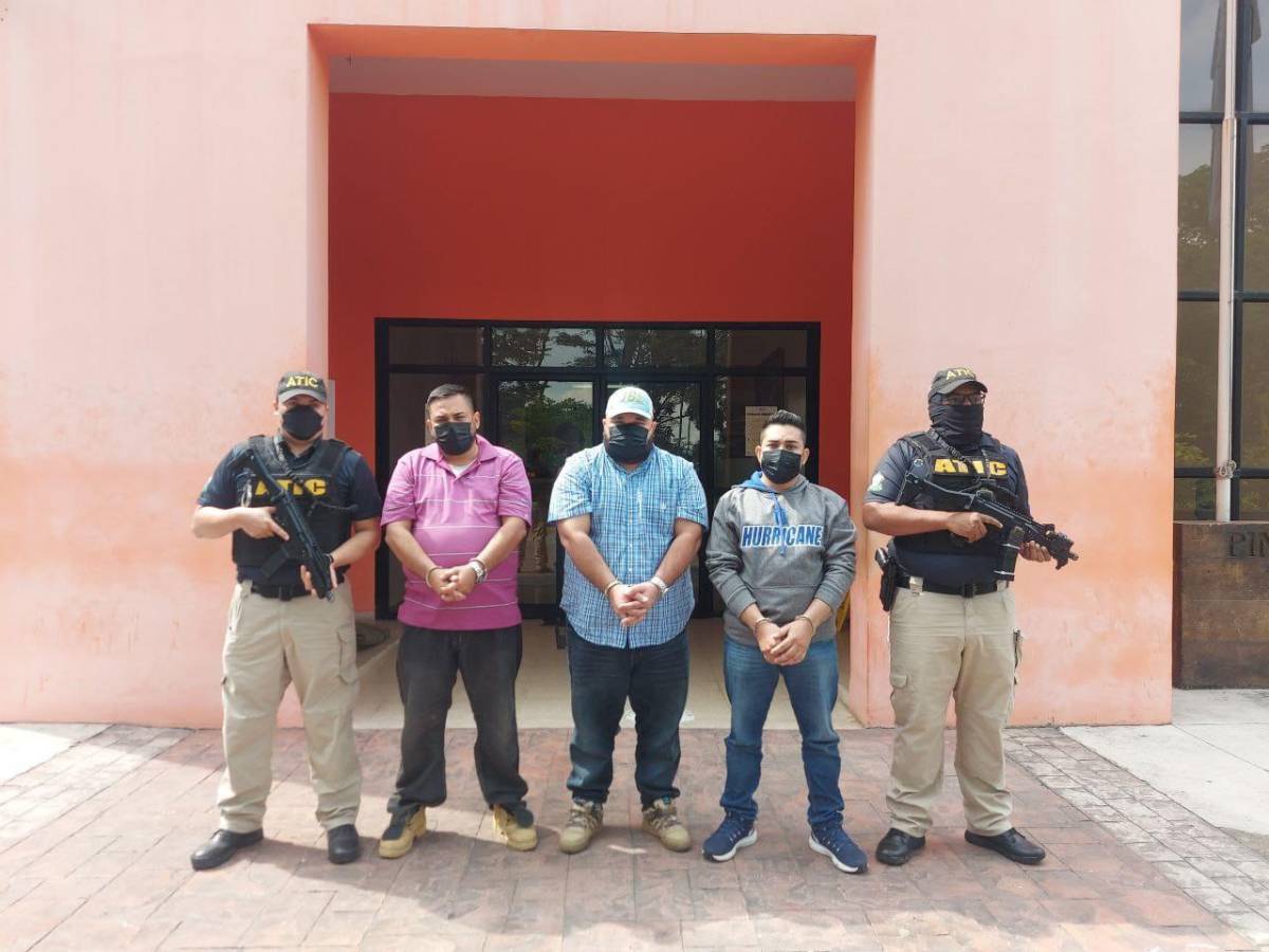 Condenan a tres hondureños por traficar media tonelada de marihuana