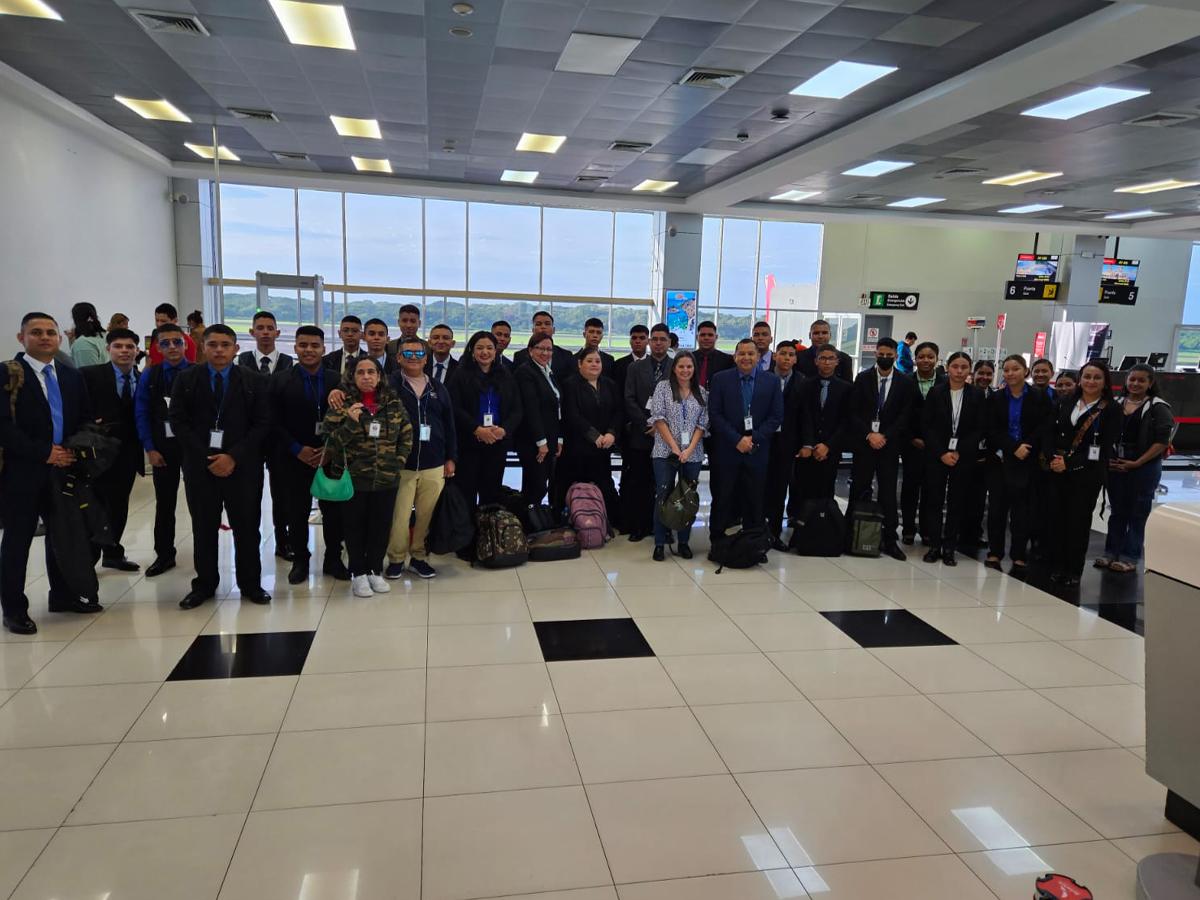 Alumnos del Liceo Militar de Honduras visitan empresas mundialmente reconocidas en tecnología
