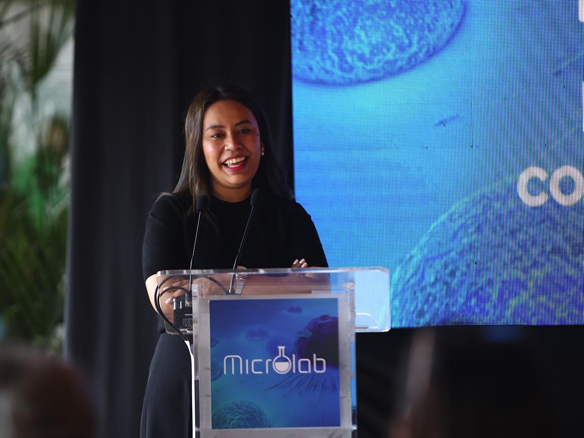 La Dra. Luisa Acosta se encargo del cierre del evento, exponiendo el servicio de Citometría de Flujo, como una herramienta invaluable dentro del Laboratorio Microlab.