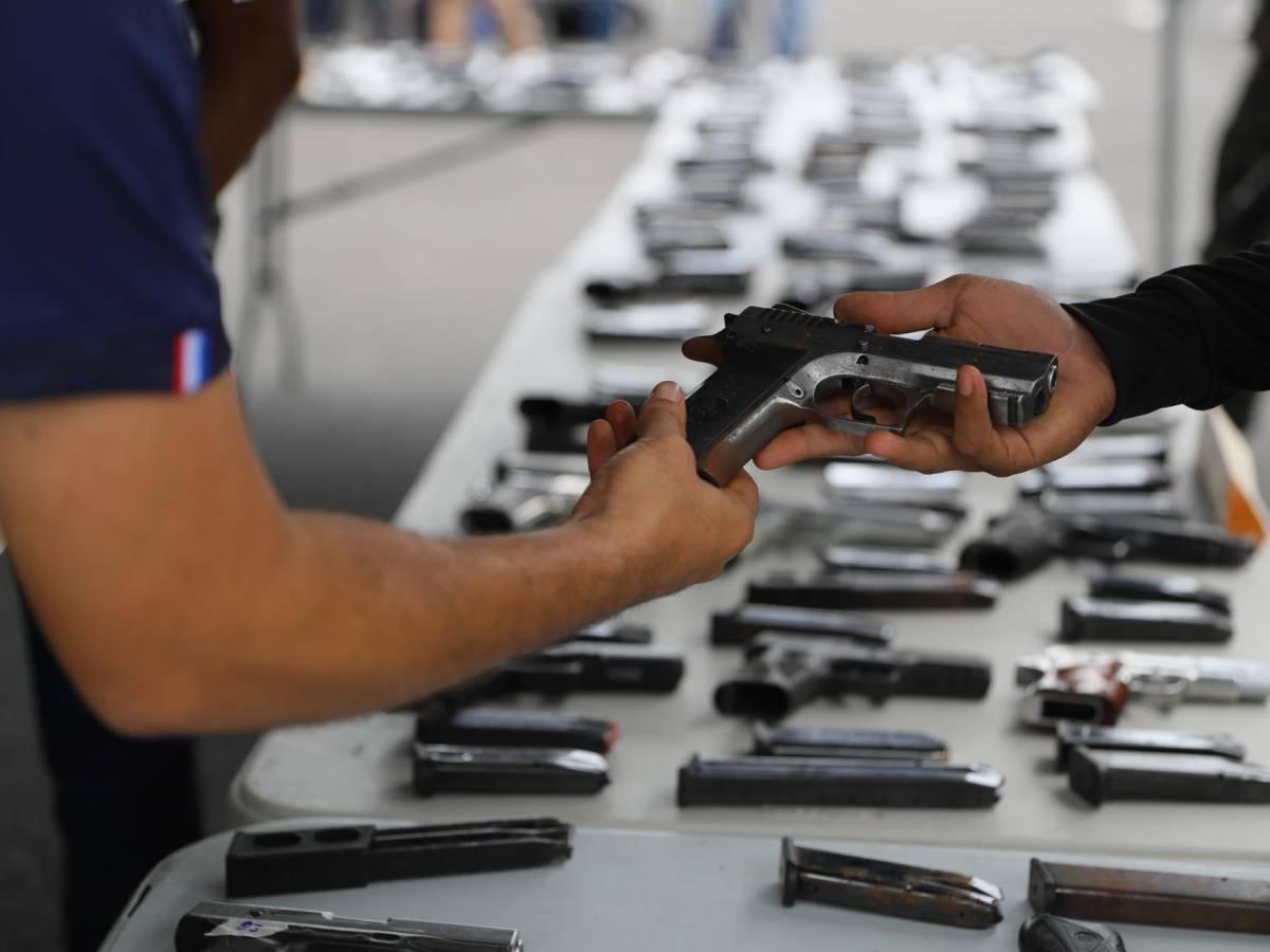 12,000 armas incautadas en Honduras desde 2022