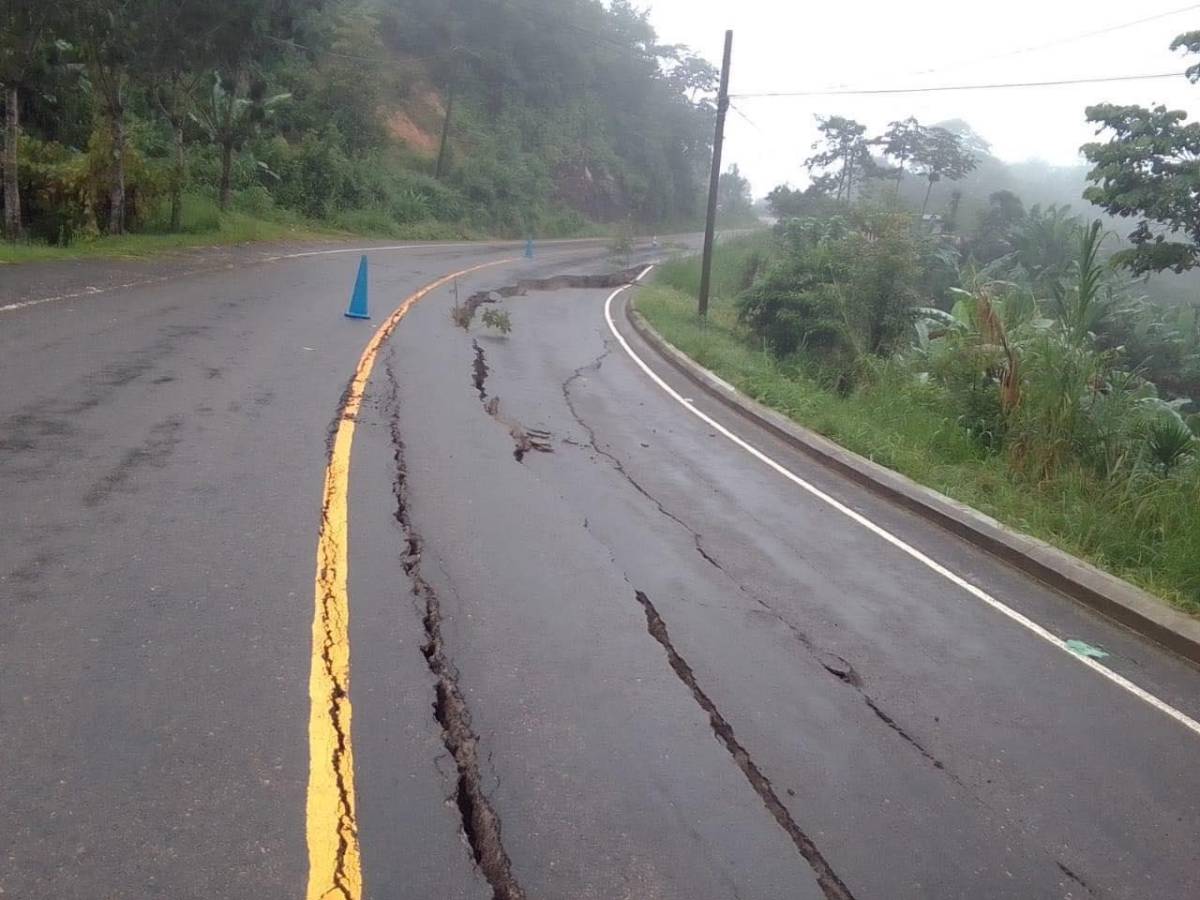 Falla geológica destruye carretera entre La Paz, Marcala y San José