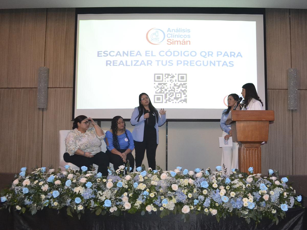 La doctora Sorel Zavala, Gabriela Argueta y las doctoras a cargo del laboratorio de Análisis Clínicos Simán respondieron las preguntas de los asistentes.