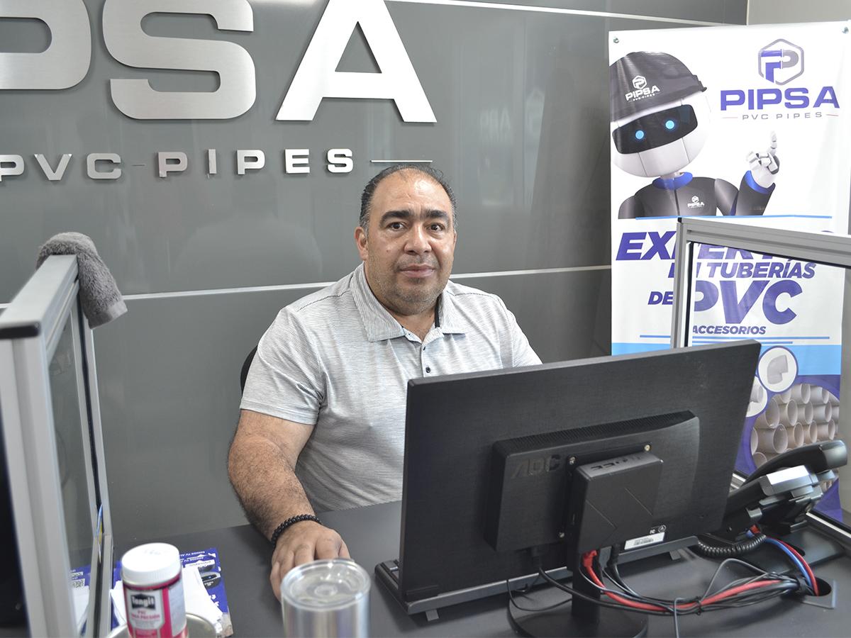 Roger Alemán, asesor comercial de PIPSA compartió la principales ventajas de la nueva tubería anillada.