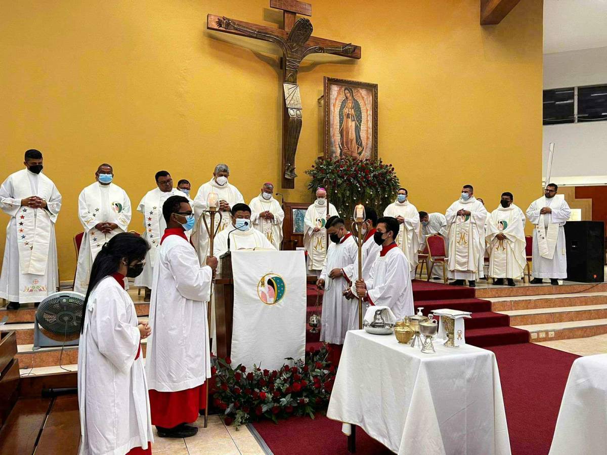 Solemnidad y alegría en los 50 años de la parroquia Guadalupe de SPS