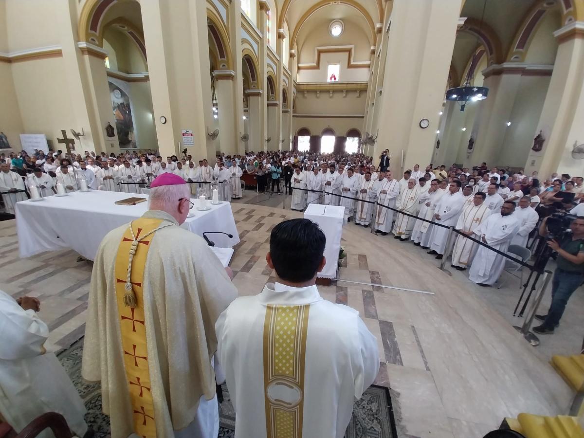 Celebran la misa crismal 2024 en San Pedro Sula