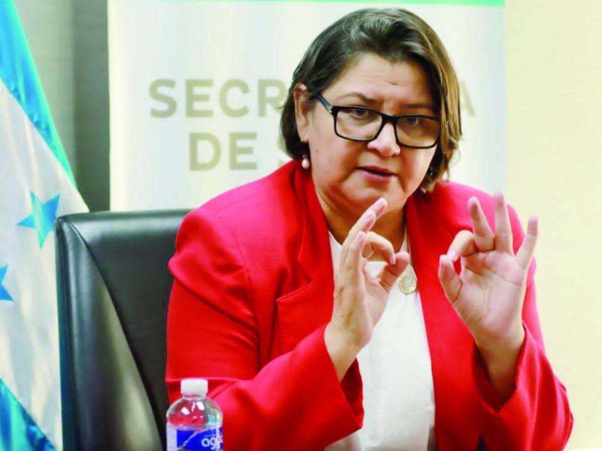 Carla Paredes: Antes de terminar el gobierno habrá cinco hospitales nuevos