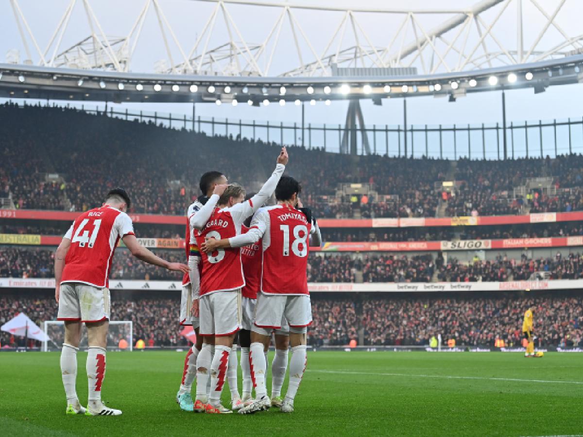 Con este triunfo, el Arsenal llegó a 33 puntos en la Premier League, donde suman 10 triunfos, tres empates y tan solo una derrota tras 14 jornadas.