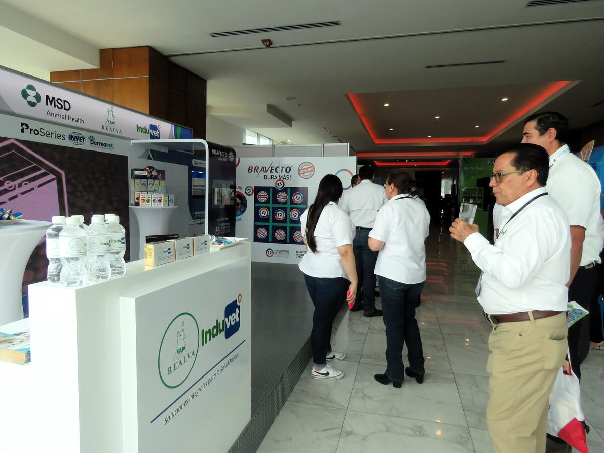 Nestlé Purina participa en el primer Congreso Veterinario de León en Honduras