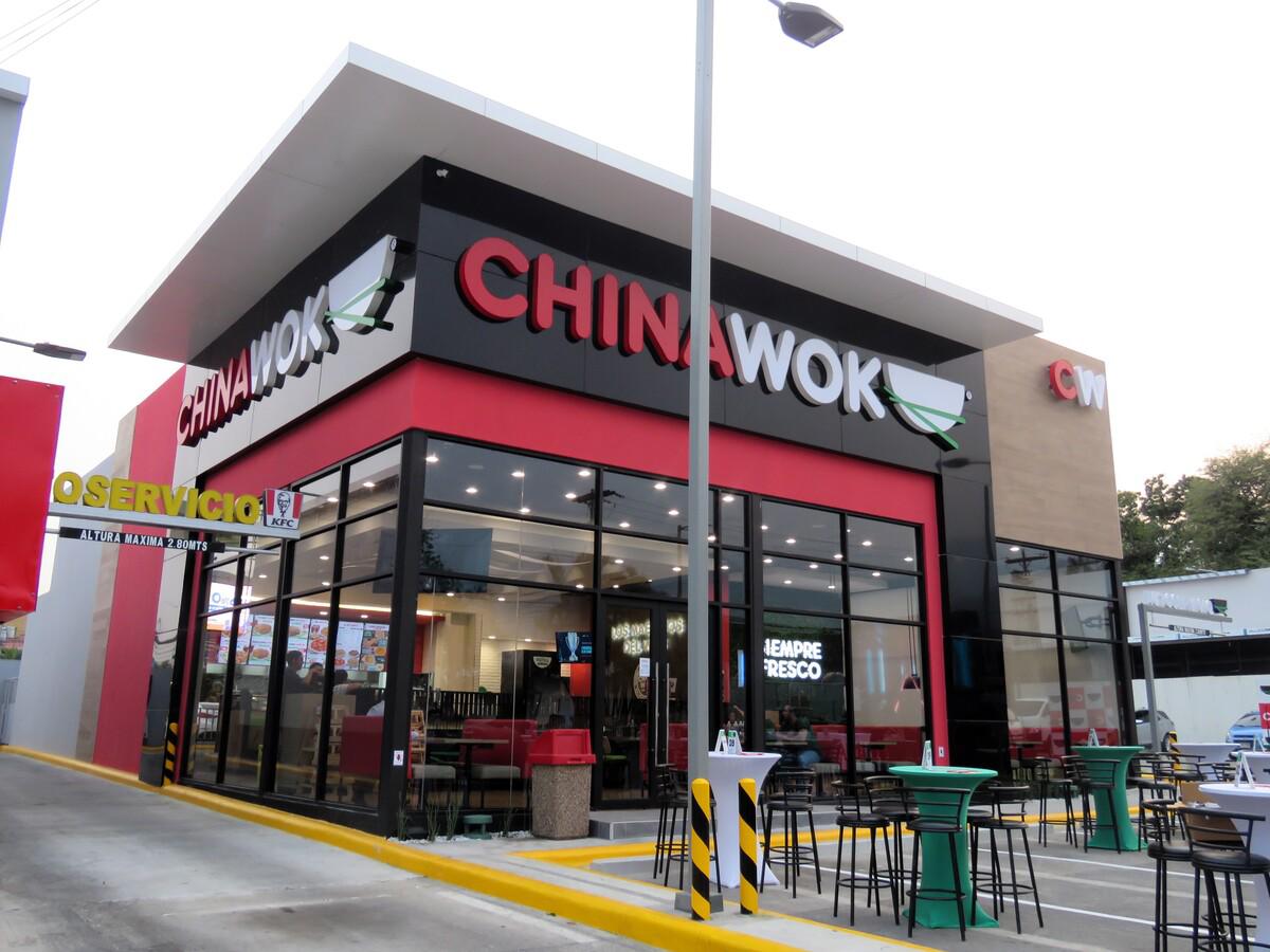 Chnawok funciona contiguo a KFC Circunvalación.
