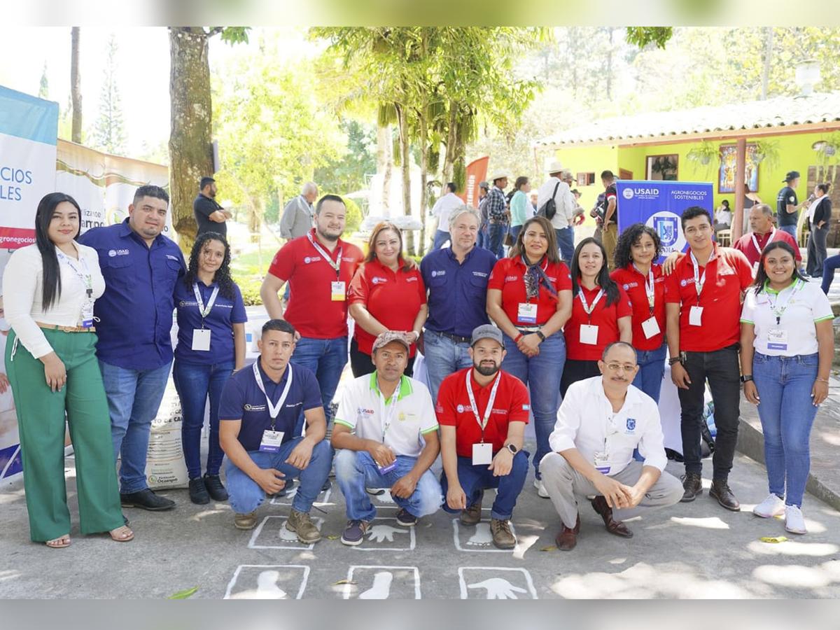 Los socios de USAID Honduras, a través de Agronegocios Sostenibles, celebran su destacada participación en el evento Honduras Origin Coffee Fest 2024.