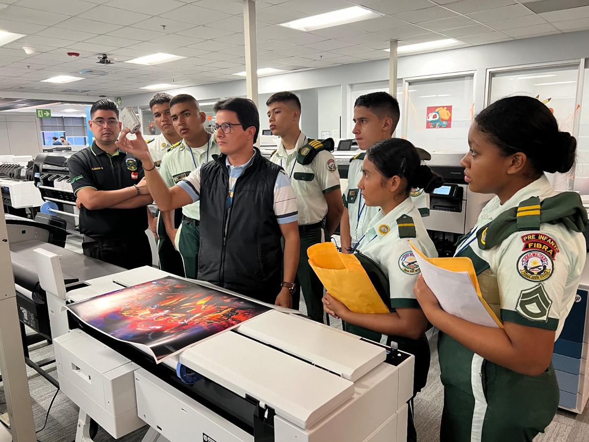 Alumnos del Liceo Militar de Honduras visitan empresas mundialmente reconocidas en tecnología