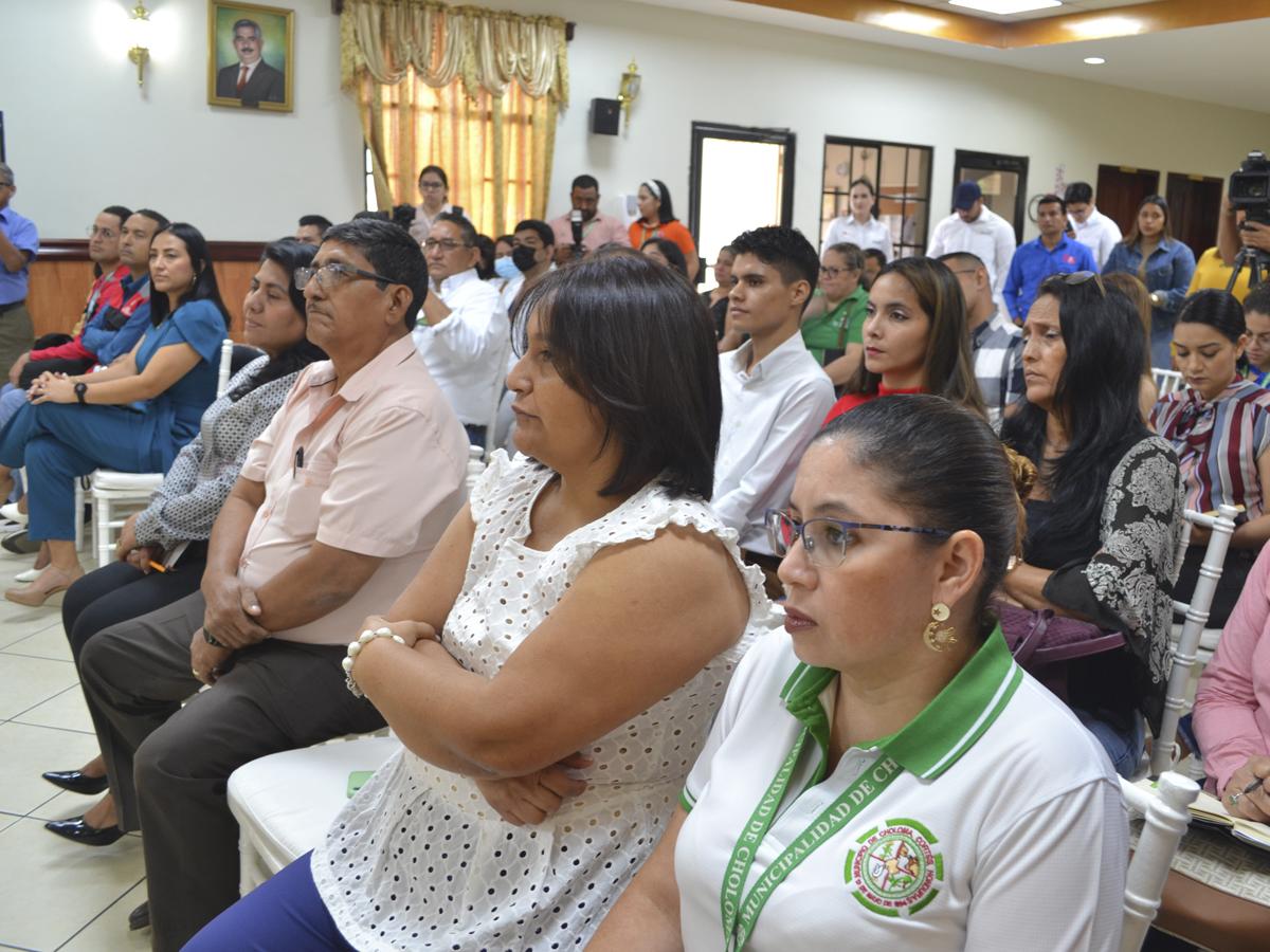Entre los asistentes a la presentación de estos programas se dieron cita regidores del municipio de Choloma así como representantes de la sociedad civil.
