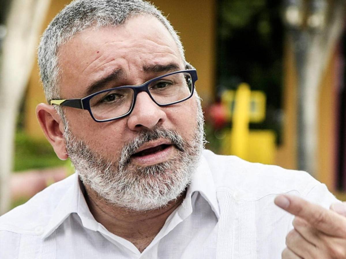 El expresidente salvadoreño Funes es condenado a 14 años de cárcel por tregua de pandillas